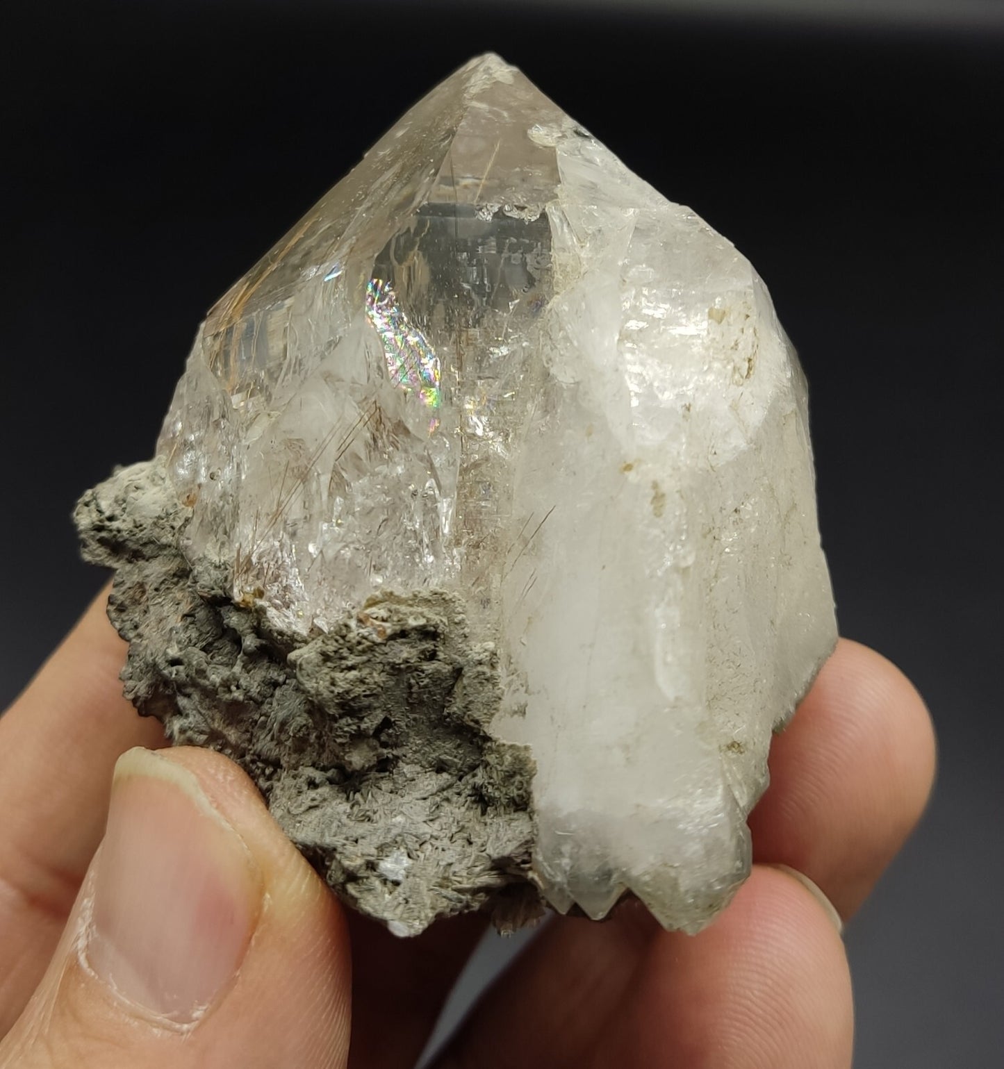 An Aesthetic specimen of rutiles included quartz crystal 148 grams