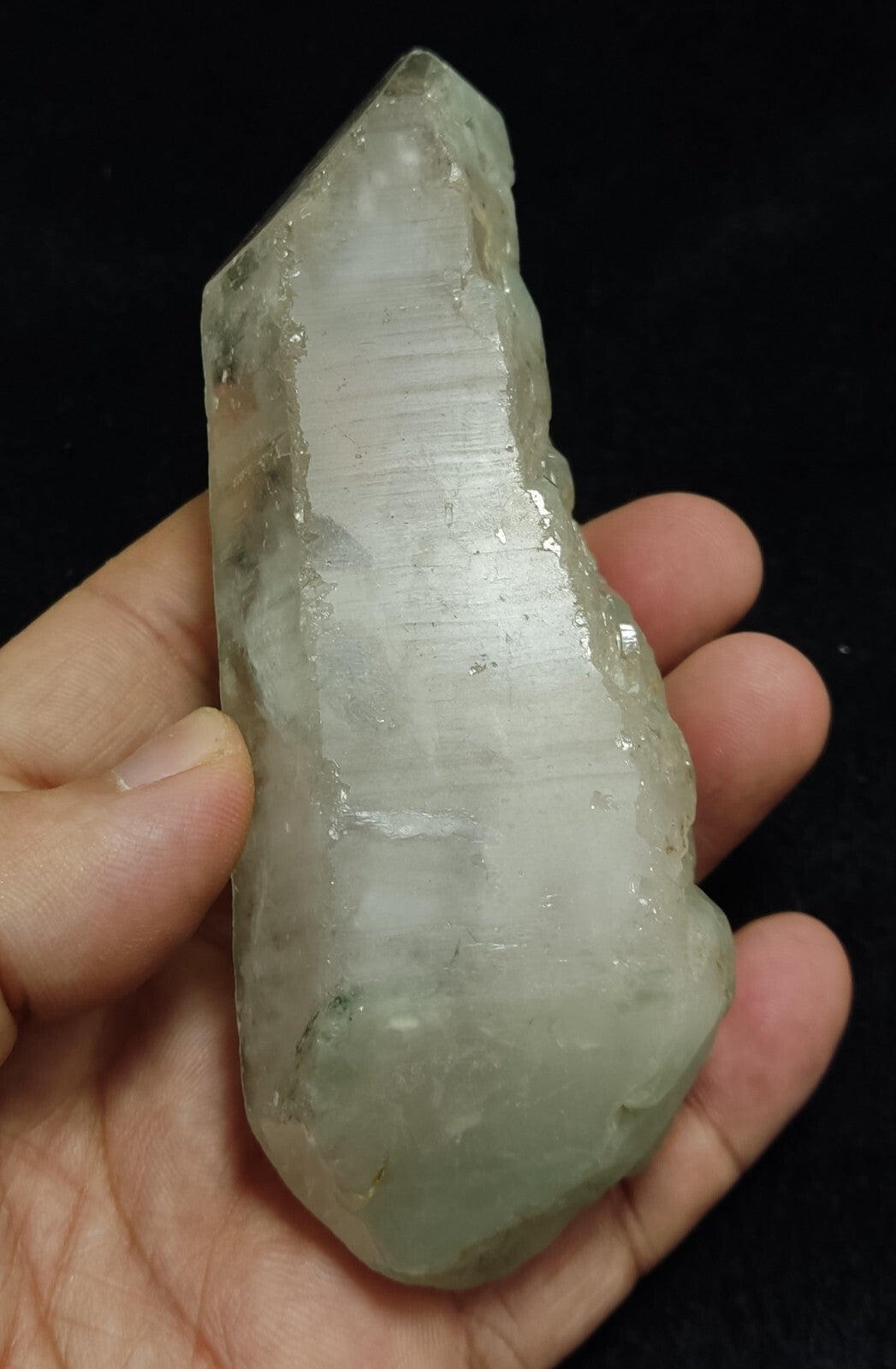 An Aesthetic terminated specimen of Quartz crystal 335 grams