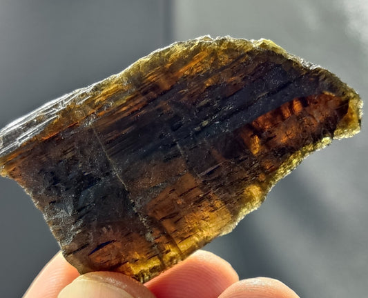An aesthetic specimen of epidote crystal 38 grams
