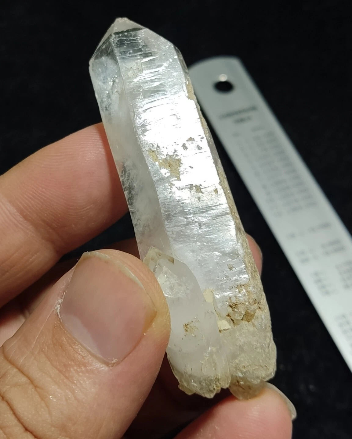Single Aesthetic Quartz Crystal With Faden Signs 34 grams