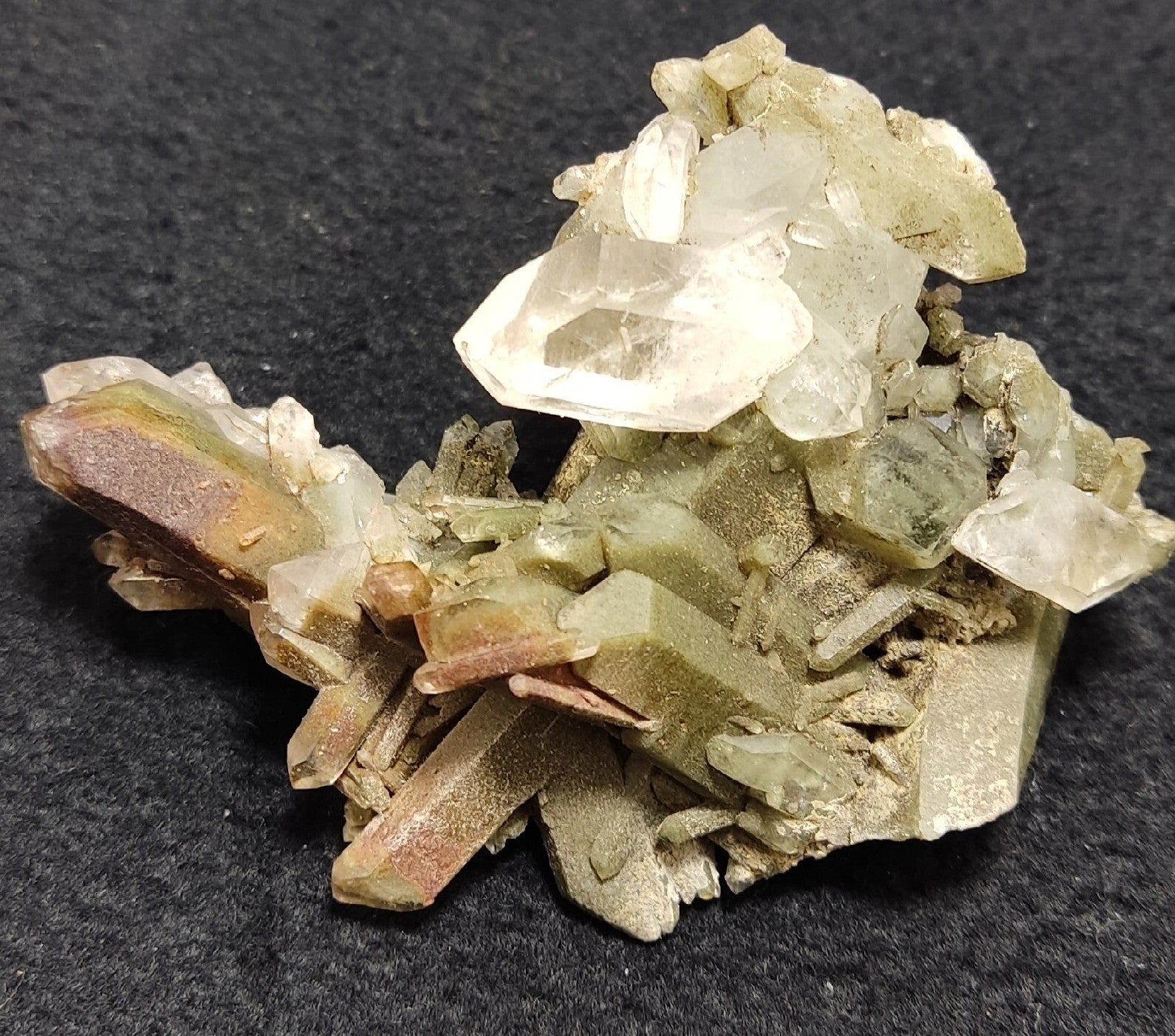 Chlorite Quartz cluster with iron inclusions 79 grams