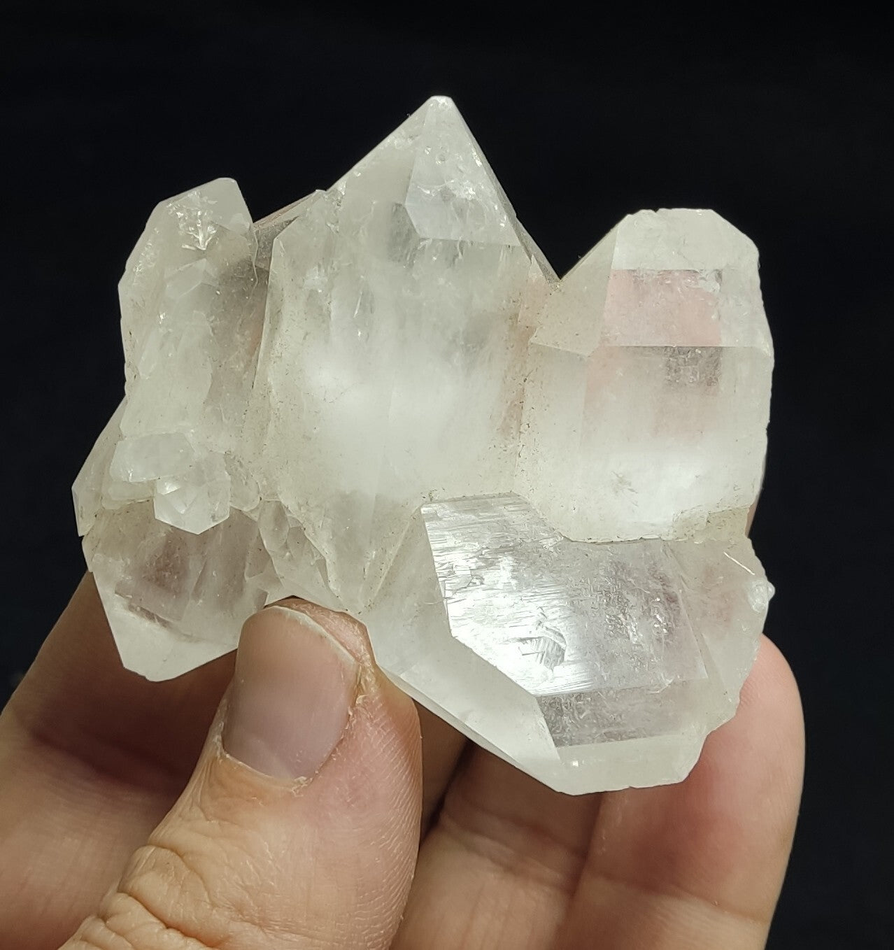 An Aesthetic terminated specimen of faden Quartz cluster 87 grams