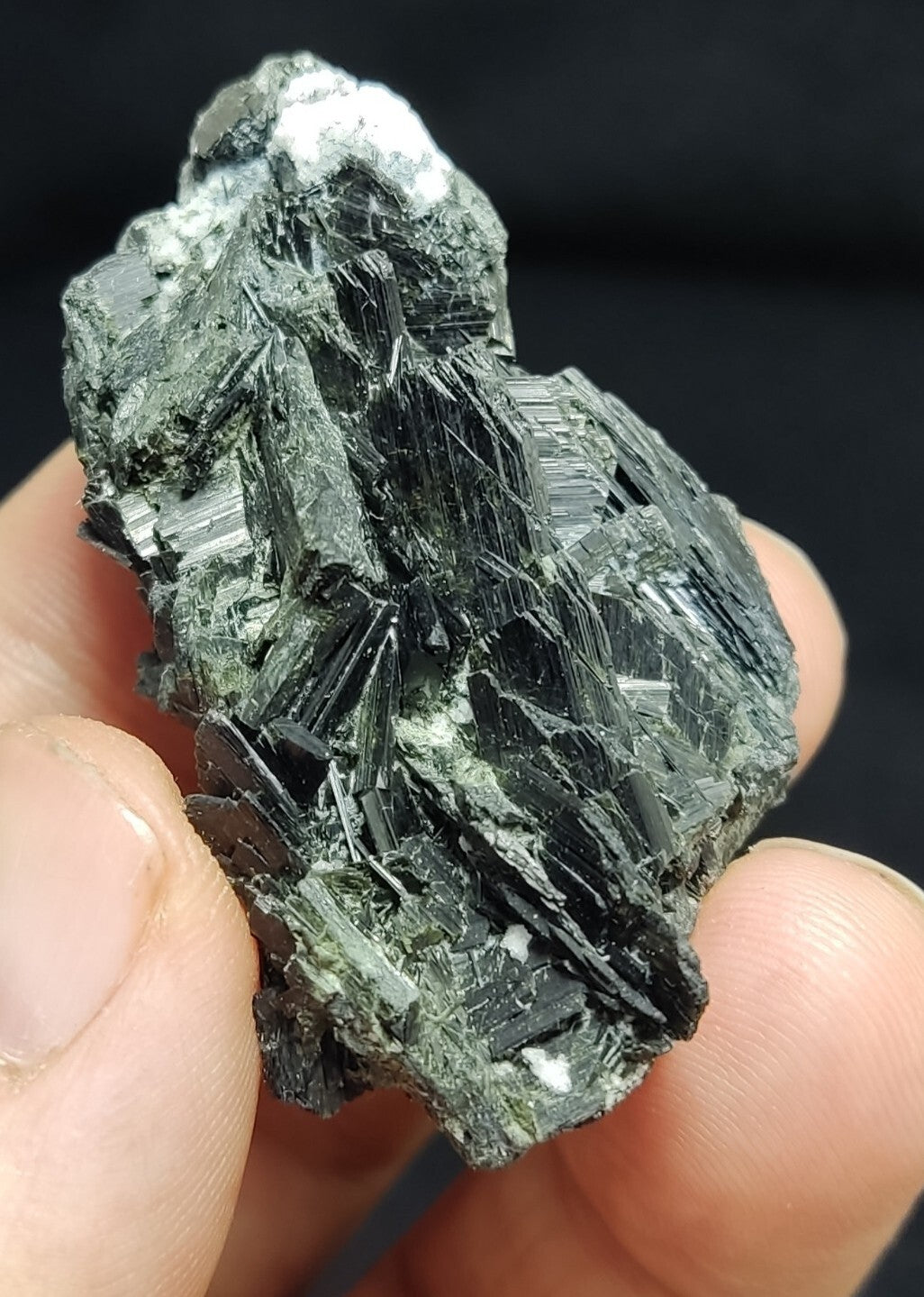 An aesthetic specimen of terminated aegirine crystal cluster 31 grams