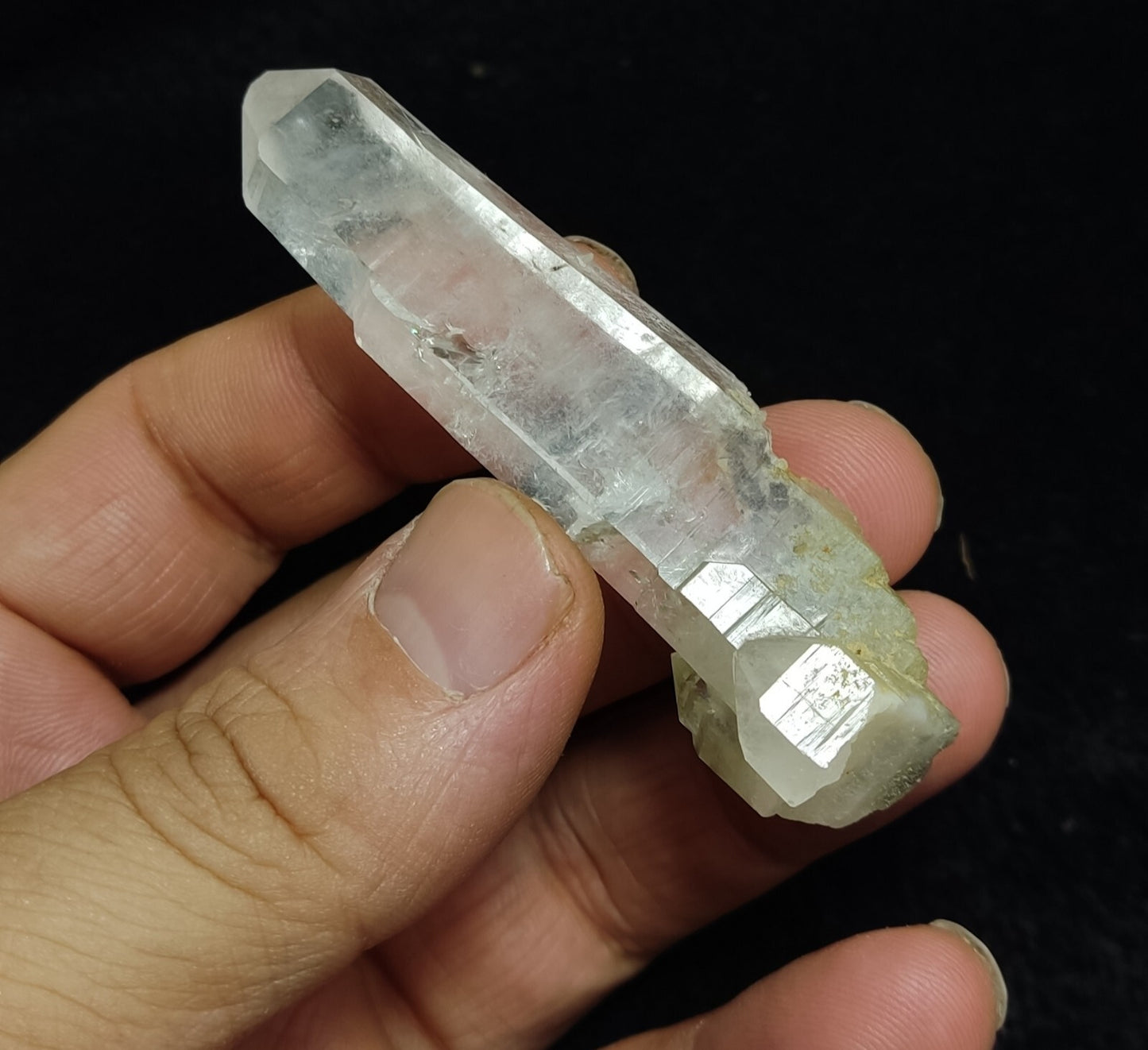 An Aesthetic Natural terminated Quartz crystal with chlorite inclusions 34 grams