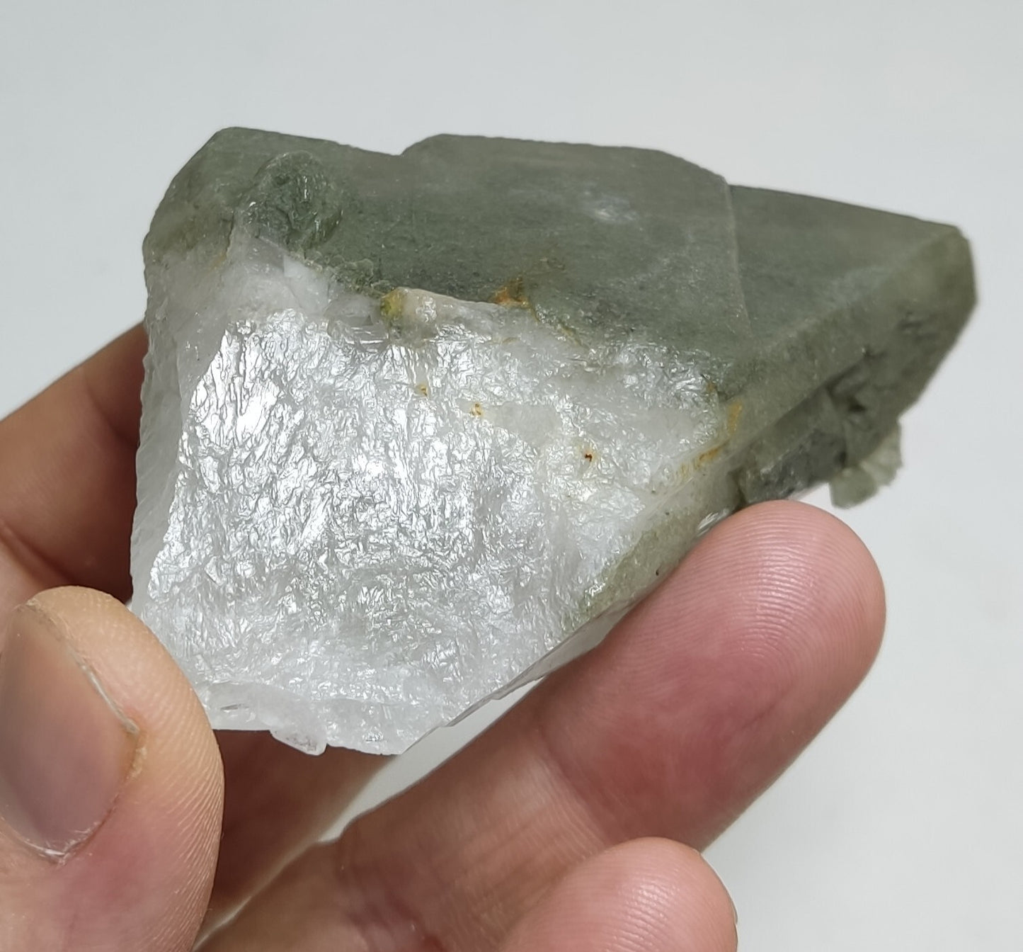 An Aesthetic Natural terminated quartz with Chlorite inclusions 155 grams