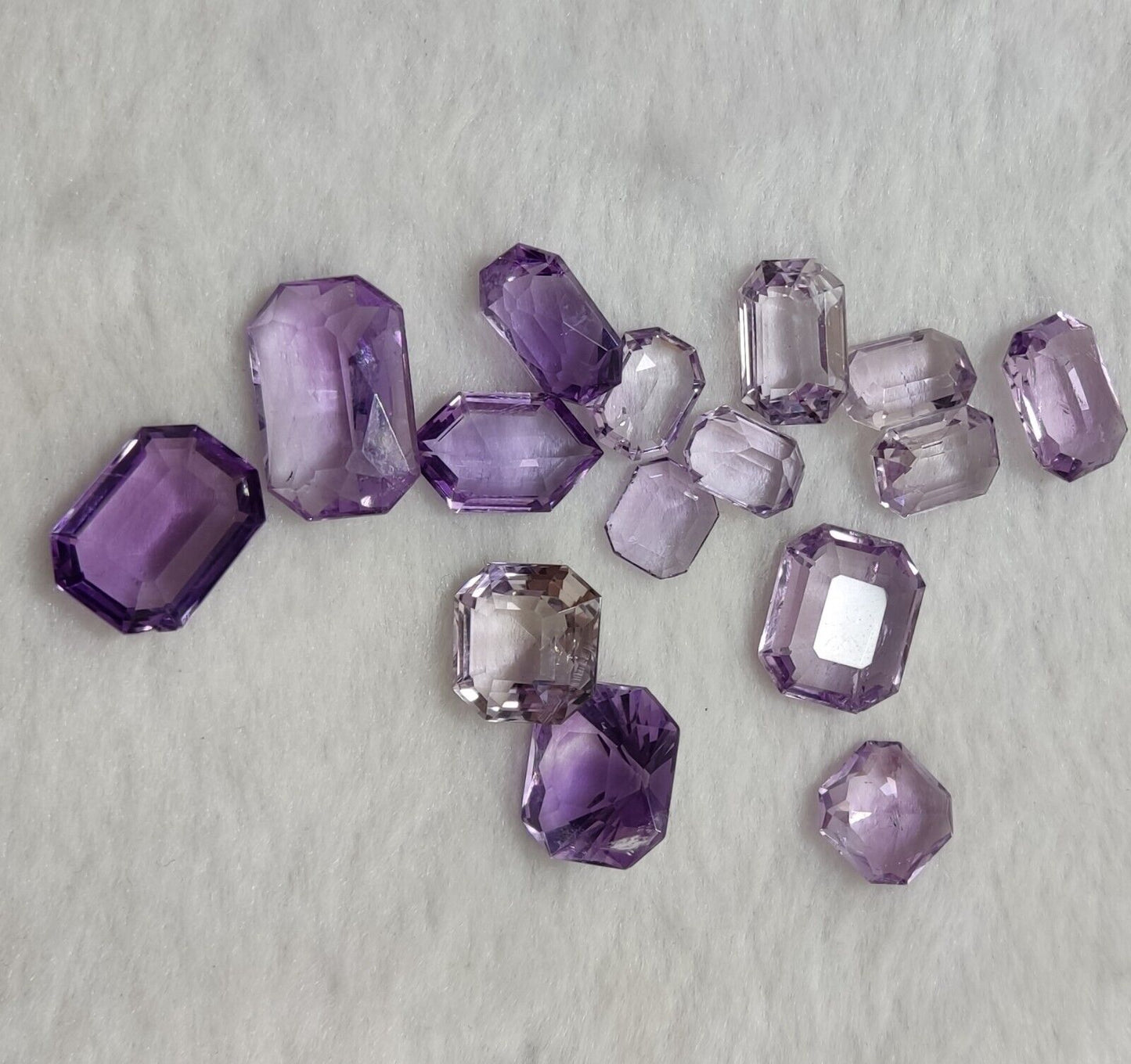 80 Carats Amethyst gemstones