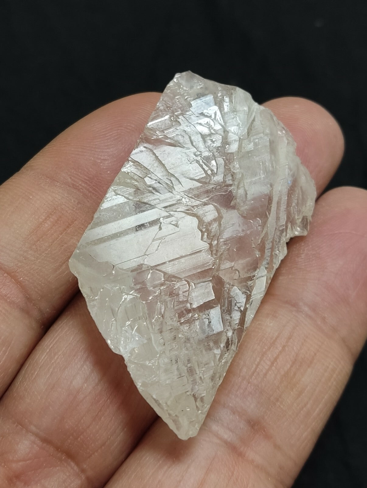 A very Aesthetic Natural beautifully terminated Quartz crystal 27 grams