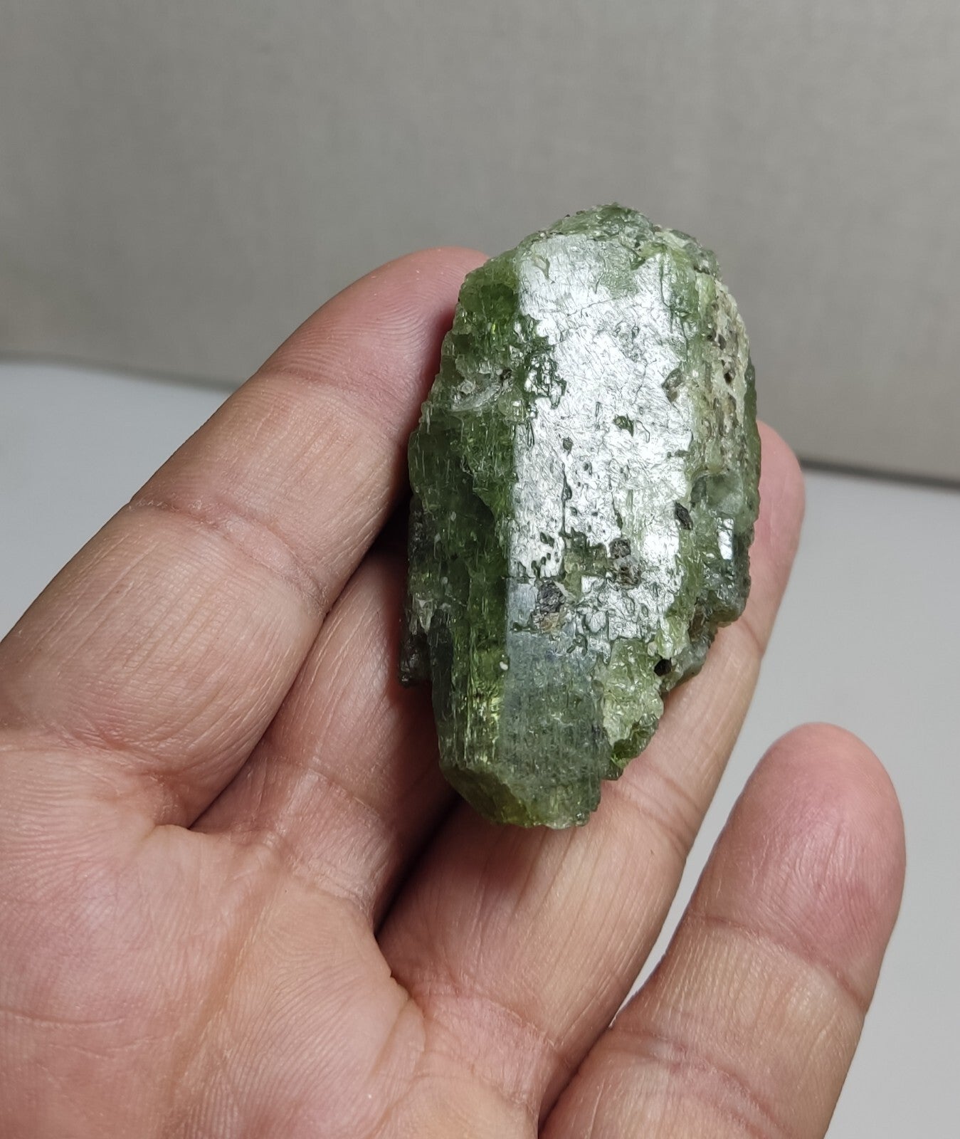 An amazing specimen of diopside crystal 61 grams