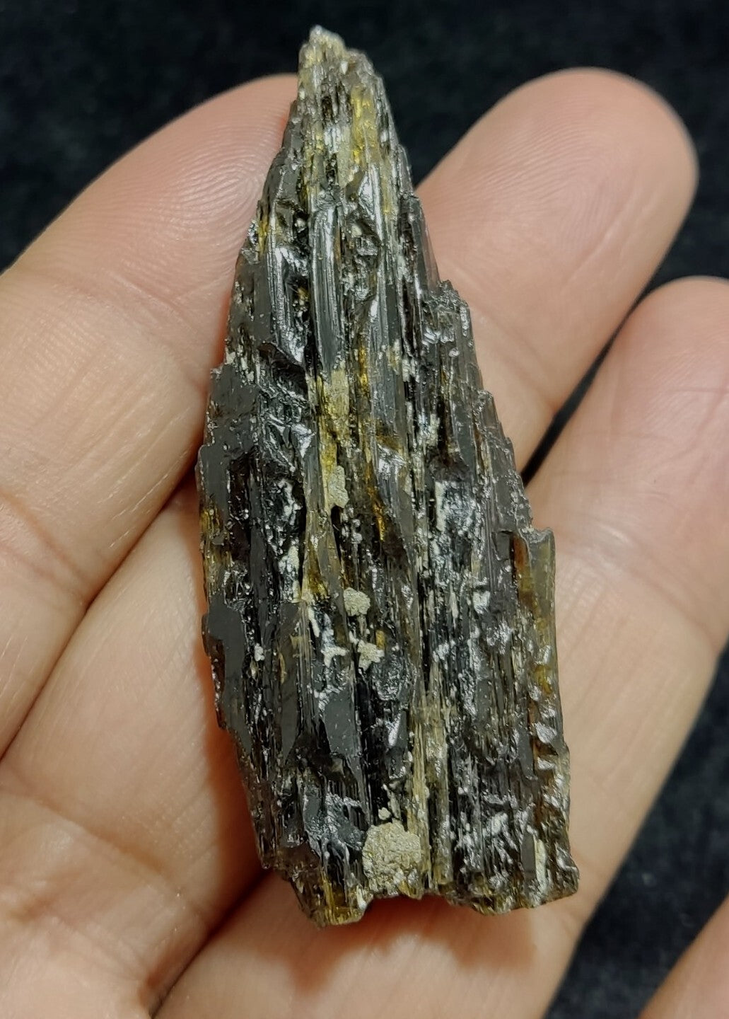 Single etched Epidote Crystal 20 grams