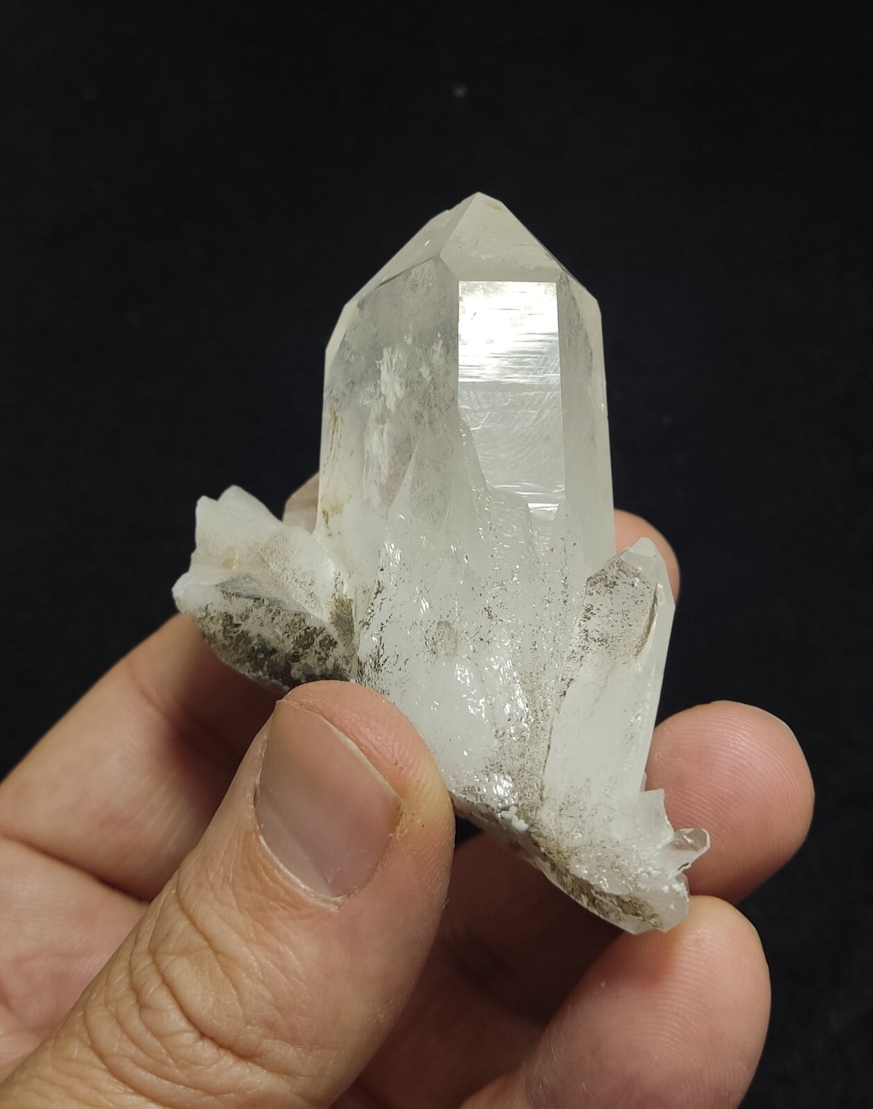 An Aesthetic terminated specimen of Quartz 104 grams