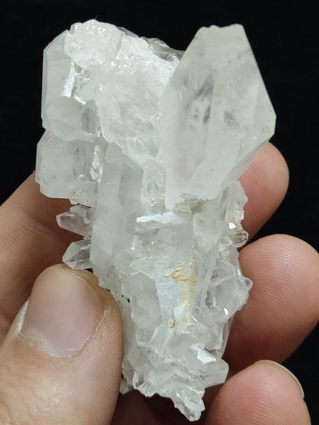 An Aesthetic terminated Quartz cluster 59 grams