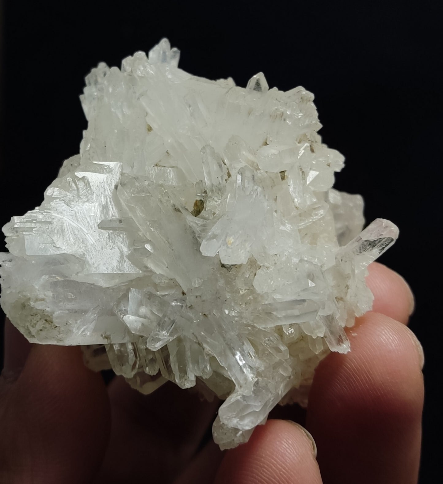 An Aesthetic terminated Quartz cluster 174 grams