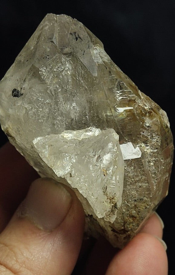 Natural Double terminated Quartz with Rutiles Saginite 99 grams