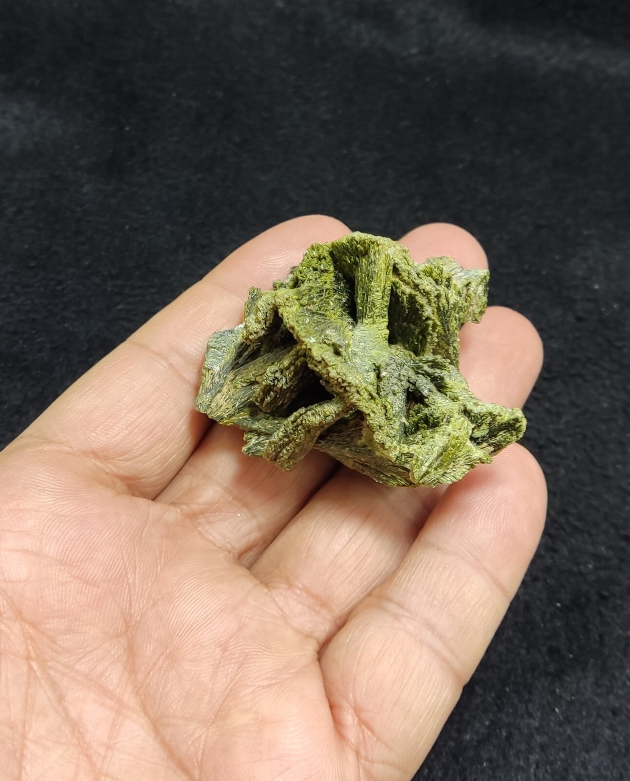 An aesthetic specimen of epidote crystal specimen 73 grams