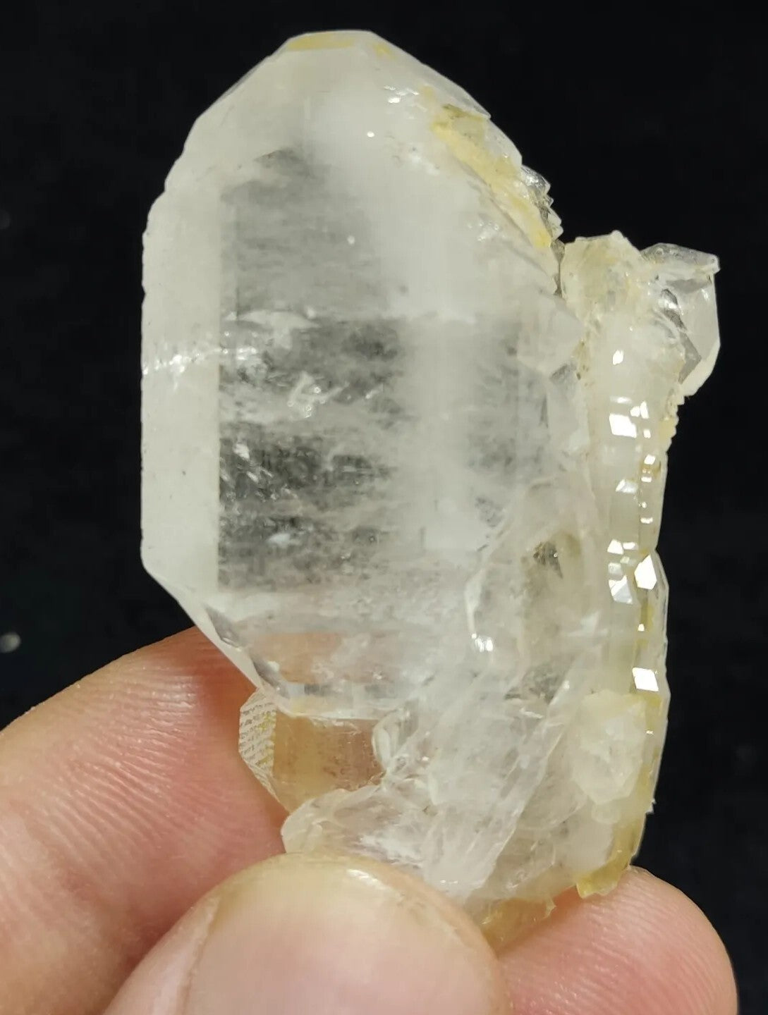 An Aesthetic specimen of faden quartz 22 grams