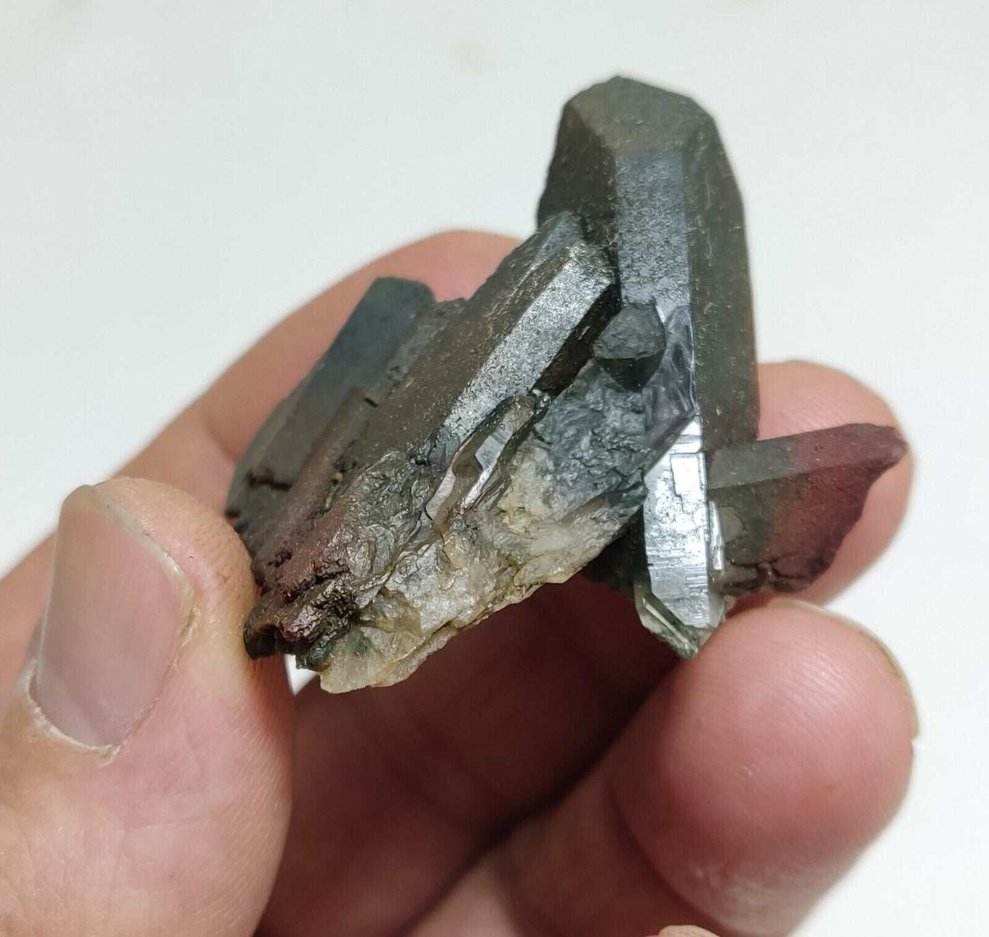 A very Aesthetic Natural beautifully terminated Chlorite Quartz crystal 28 grams