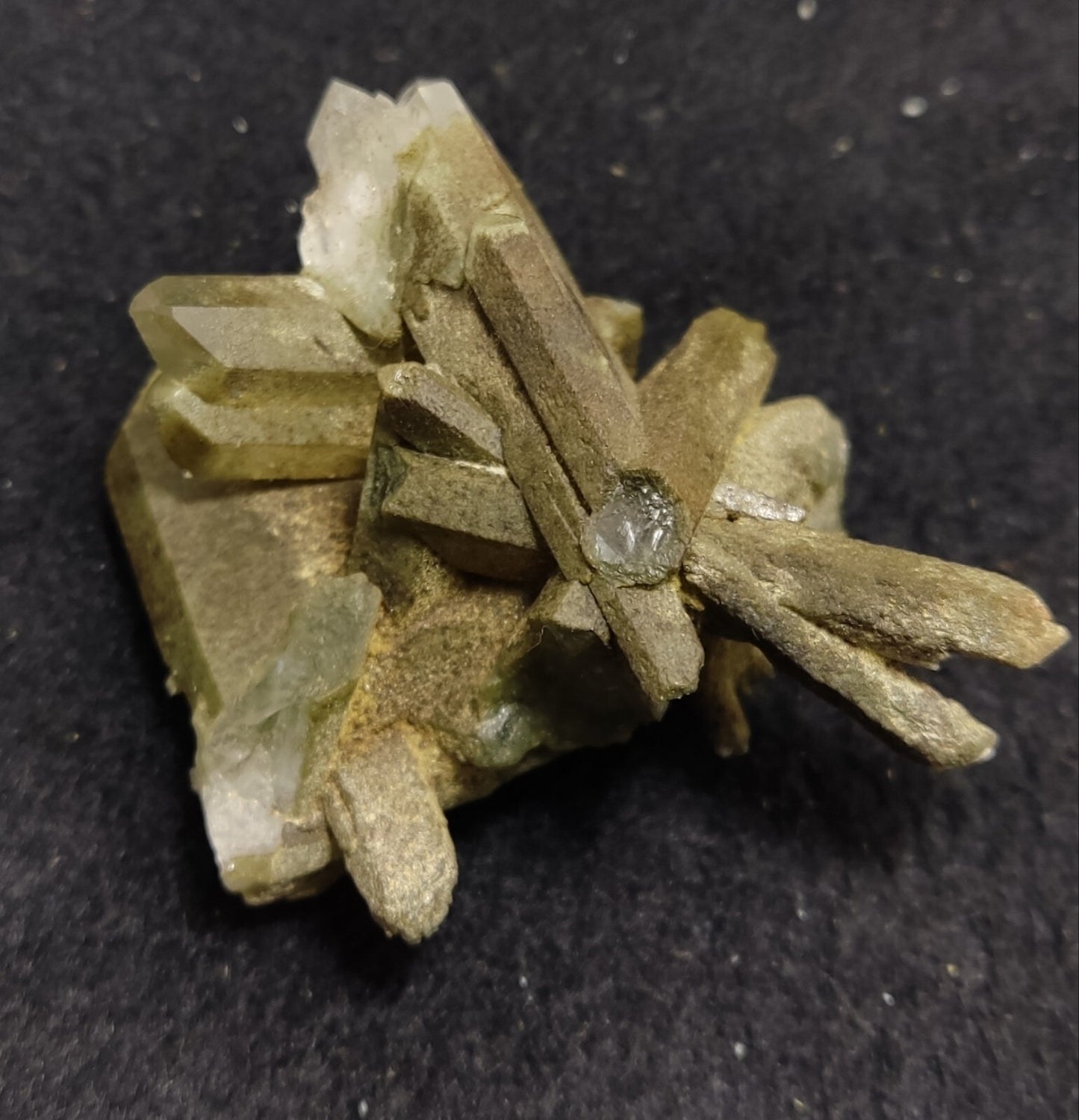 An Aesthetic specimen of chlorite included quartz cluster 54 grams