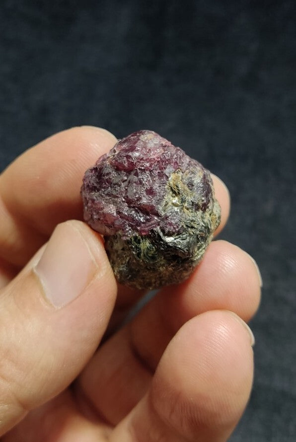 Natural Garnet Variety Almandine with Schist/Mica 29 grams