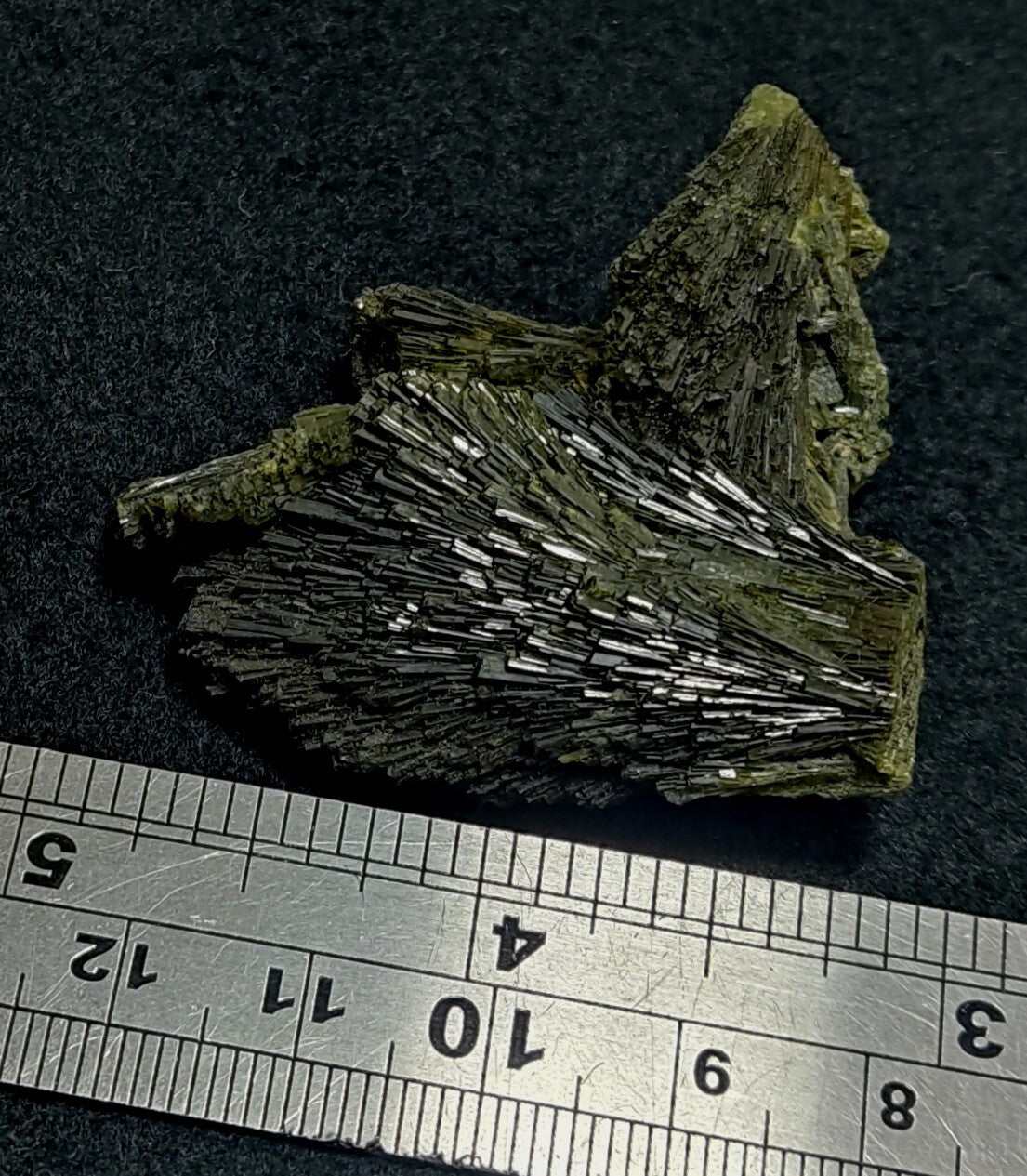 Single natural Epidote Crystal spray formations 39 grams