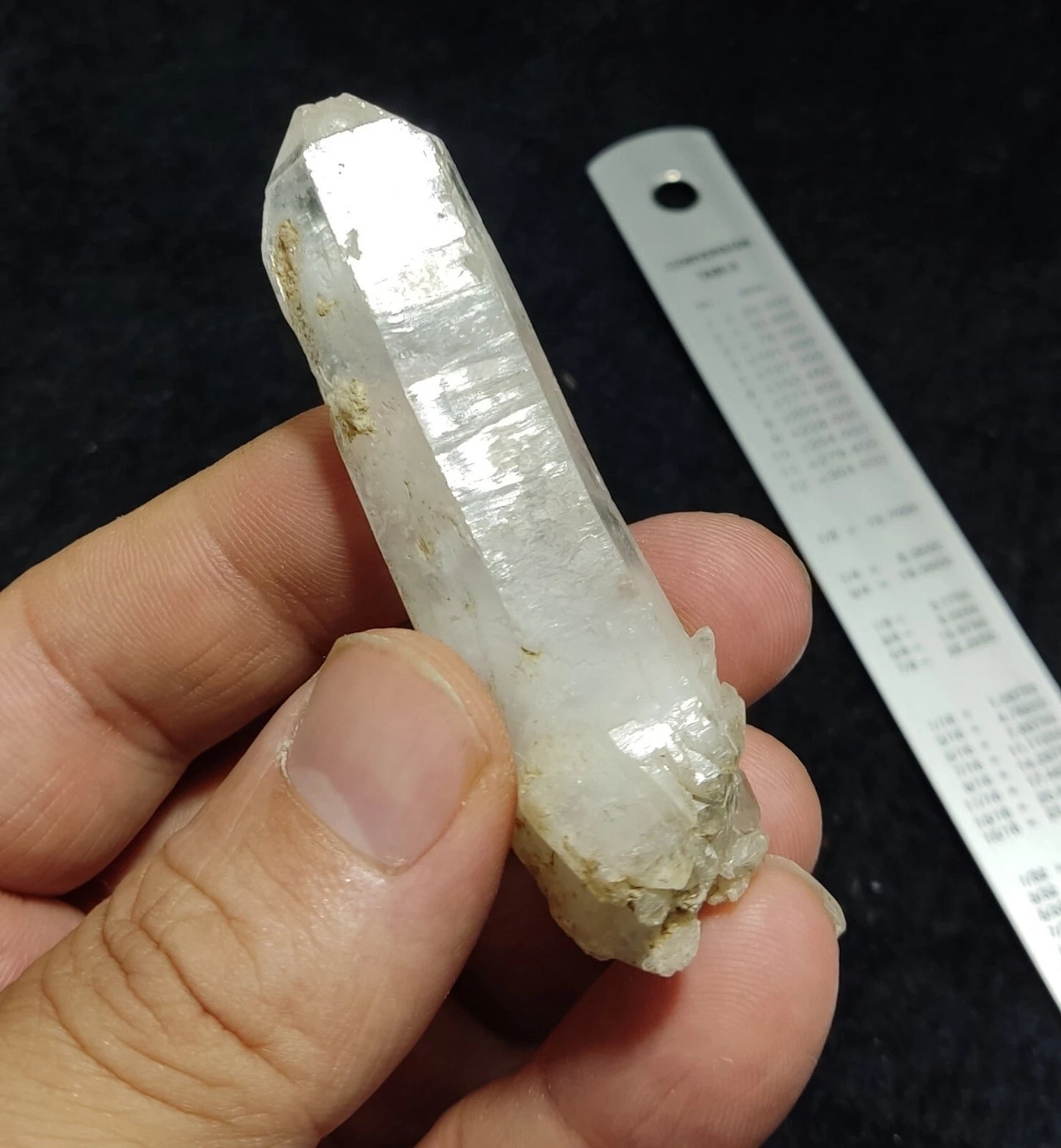 Single Aesthetic Quartz Crystal With Faden Signs 34 grams