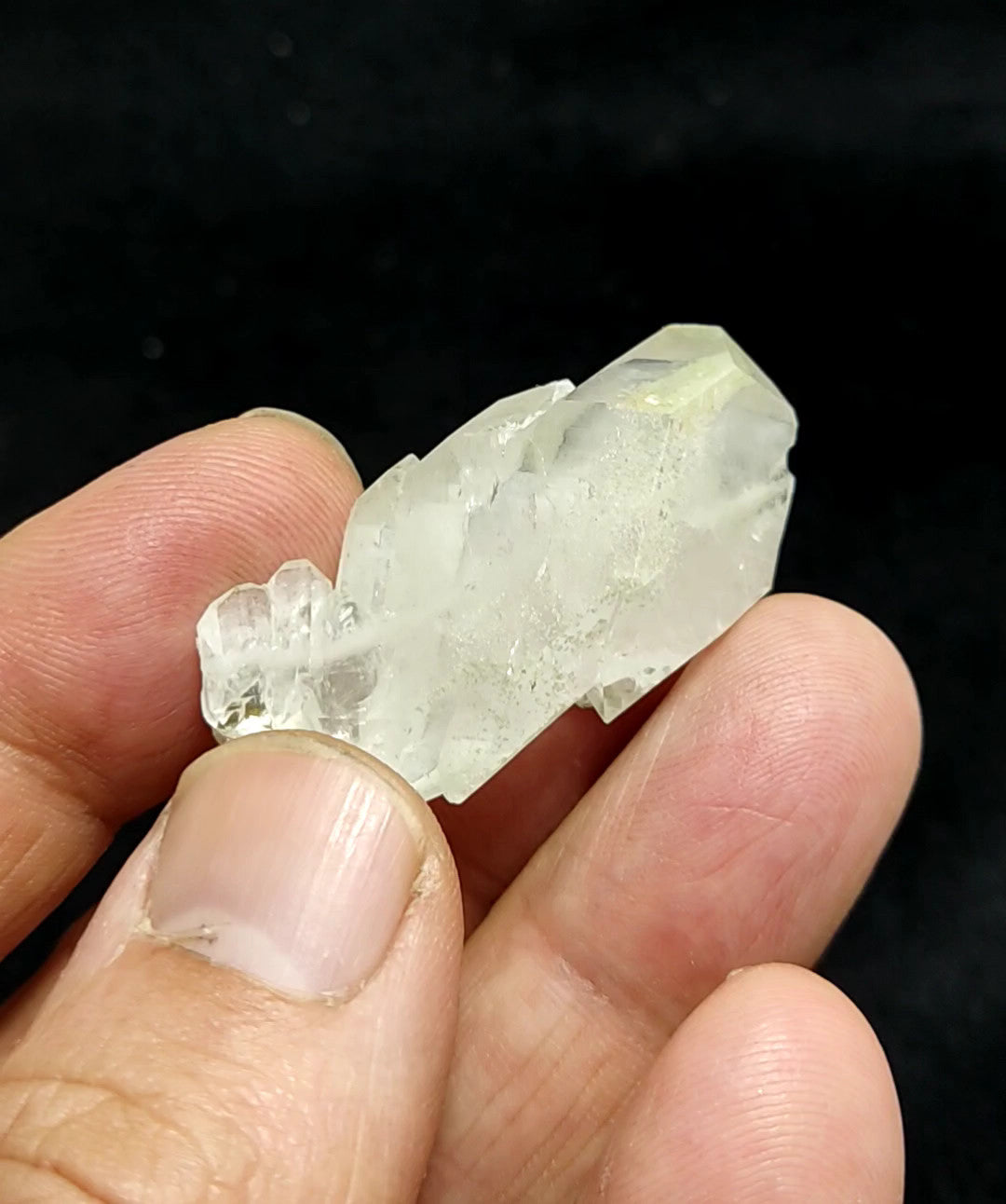 An amazing specimen of terminated faden Quartz crystal 14 grams
