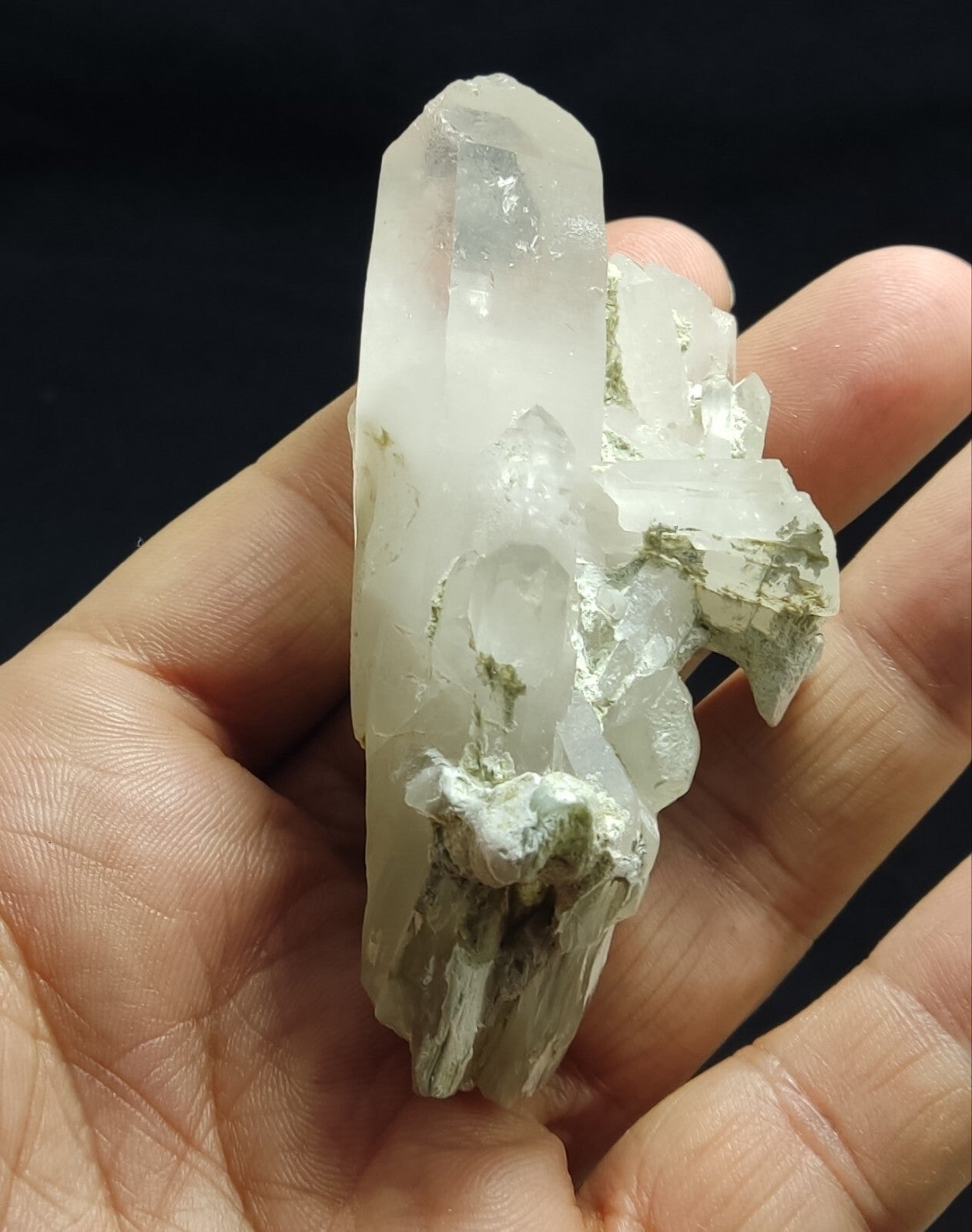 Aesthetic specimen of quartz crystal with unique amphibole inclusion 101 grams