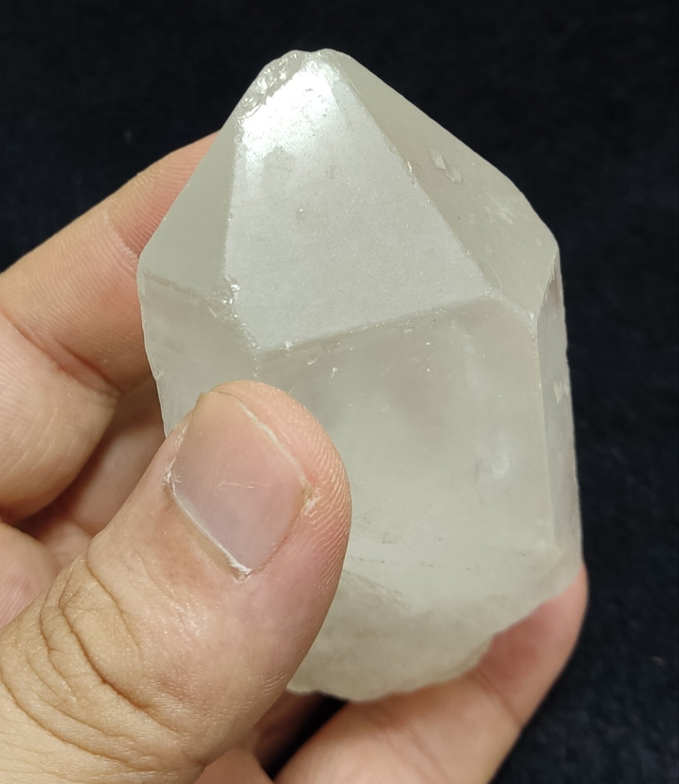 An Aesthetic terminated specimen of Quartz crystal 216 grams