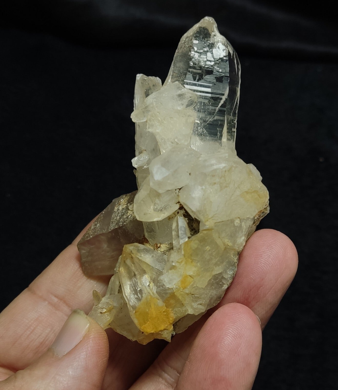Natural terminated Quartz Crystal 109 grams