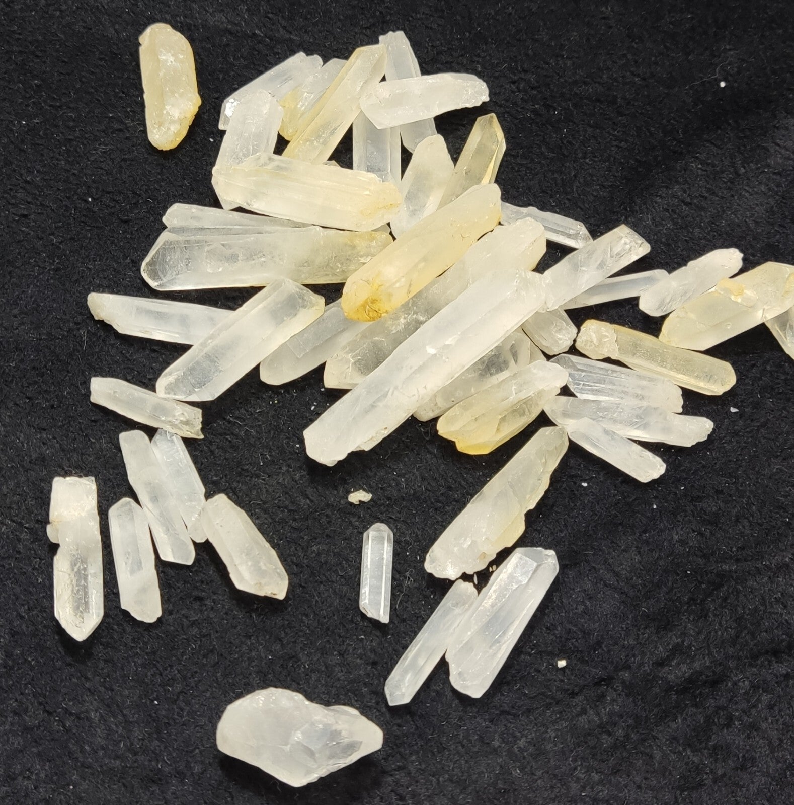 Natural quartz Crystals 200 grams