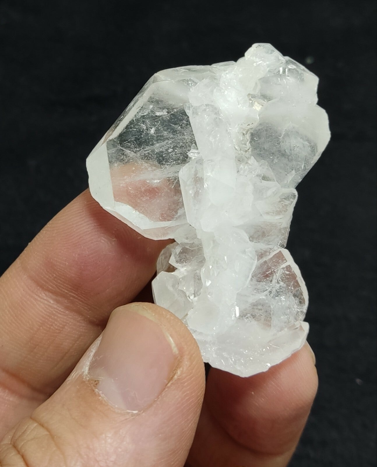 An amazing specimen of terminated faden Quartz crystal 27 grams