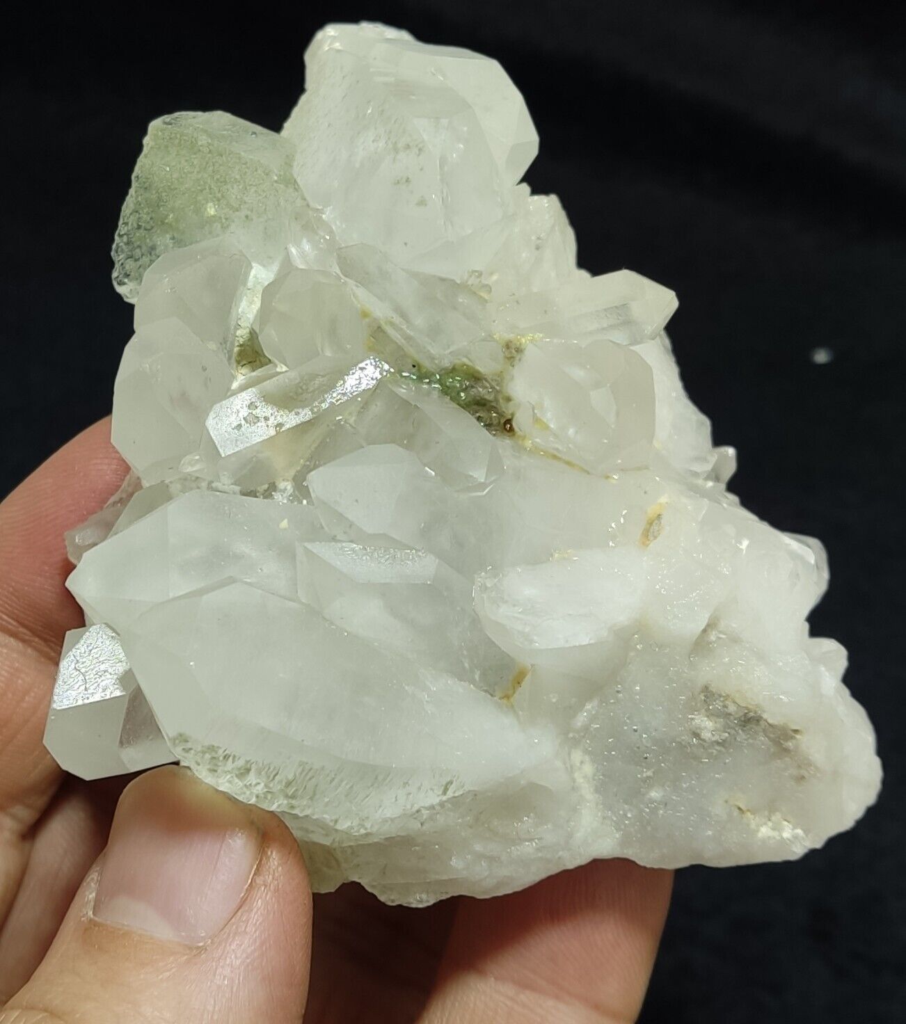 An Aesthetic terminated specimen of Quartz cluster 201 grams
