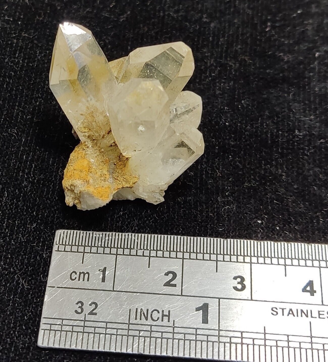 A small thumbna Aesthetic Natural beautifully terminated Quartz cluster 11 grams