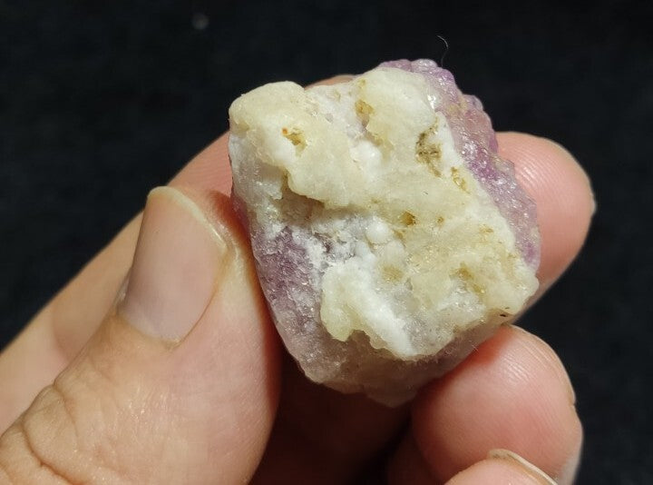 19 grams Highly Tenebrescent Fluorescent Hackmanite Specimen