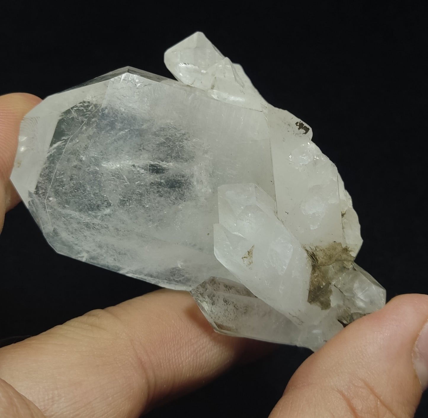 An Aesthetic terminated specimen of Quartz 104 grams