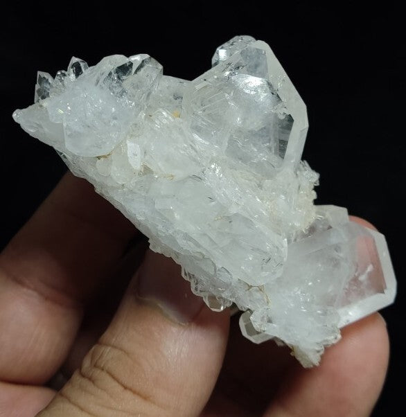 A Very Aesthetic Faden Like Quartz Cluster 80 grams