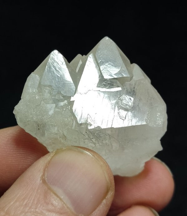 Natural terminated gwindel Quartz crystal 28 grams