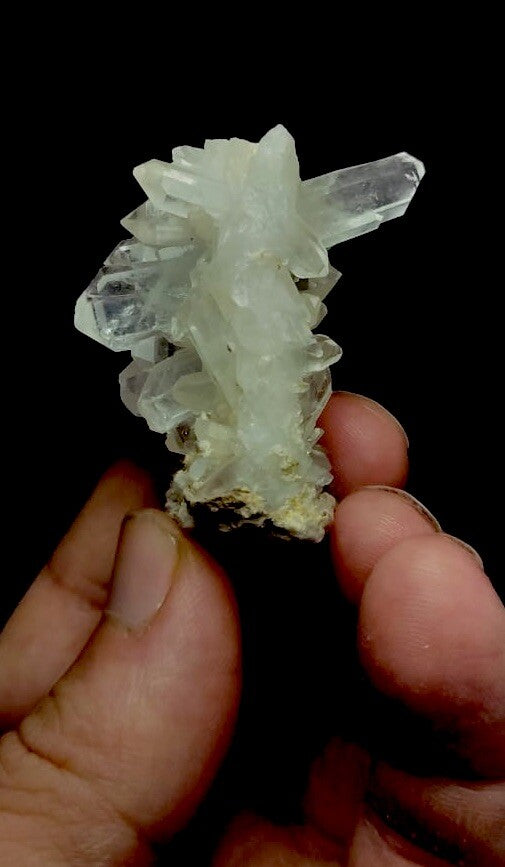 Natural  Quartz Crystal 39 Grams.