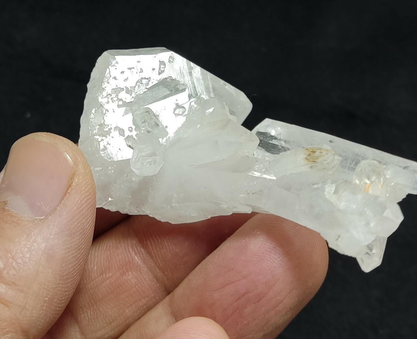 An amazing specimen of terminated Quartz crystal 39 grams