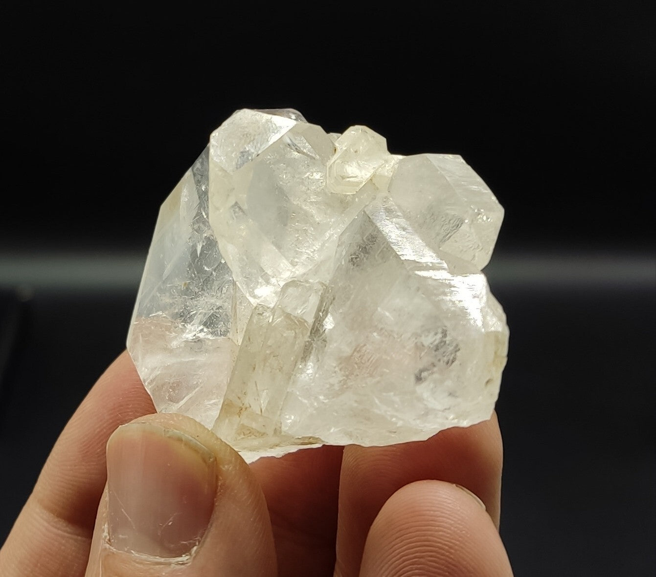 An Aesthetic terminated Quartz crystal specimen 65 grams