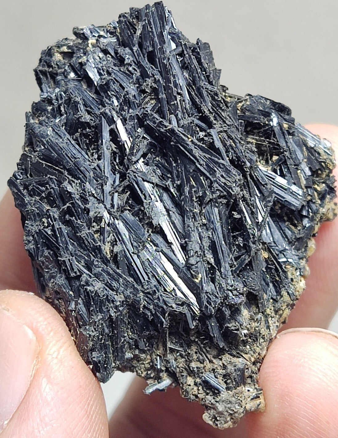 An aesthetic specimen of terminated aegirine crystals cluster 25 grams