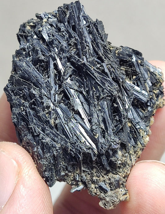 An aesthetic specimen of terminated aegirine crystals cluster 25 grams