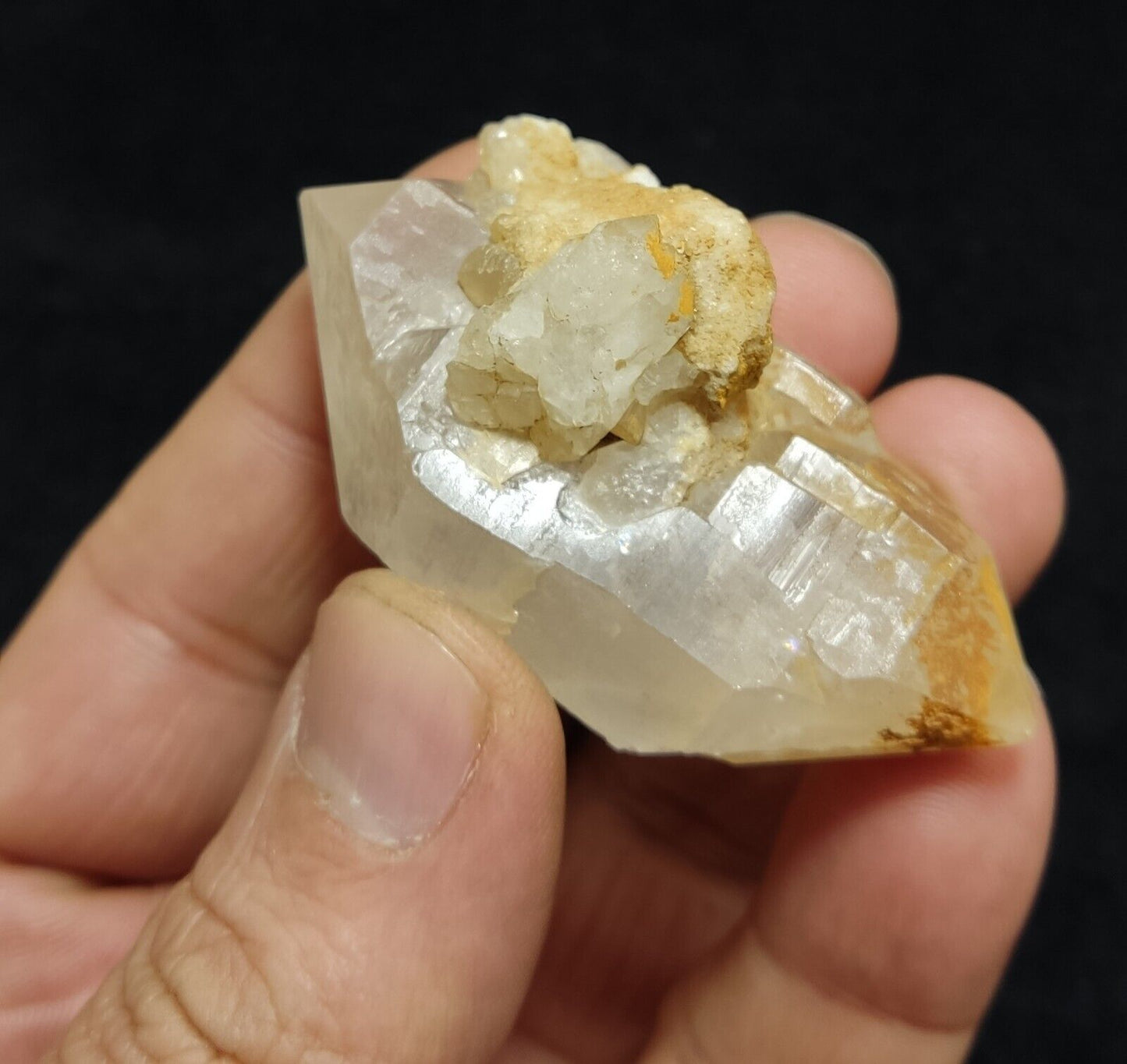 A very Aesthetic Natural beautifully terminated Quartz crystal 54 grams