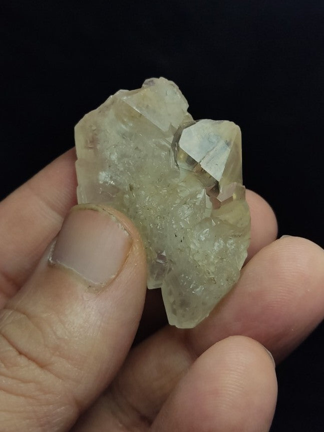 Natural terminated gwindel Quartz crystal 22 grams