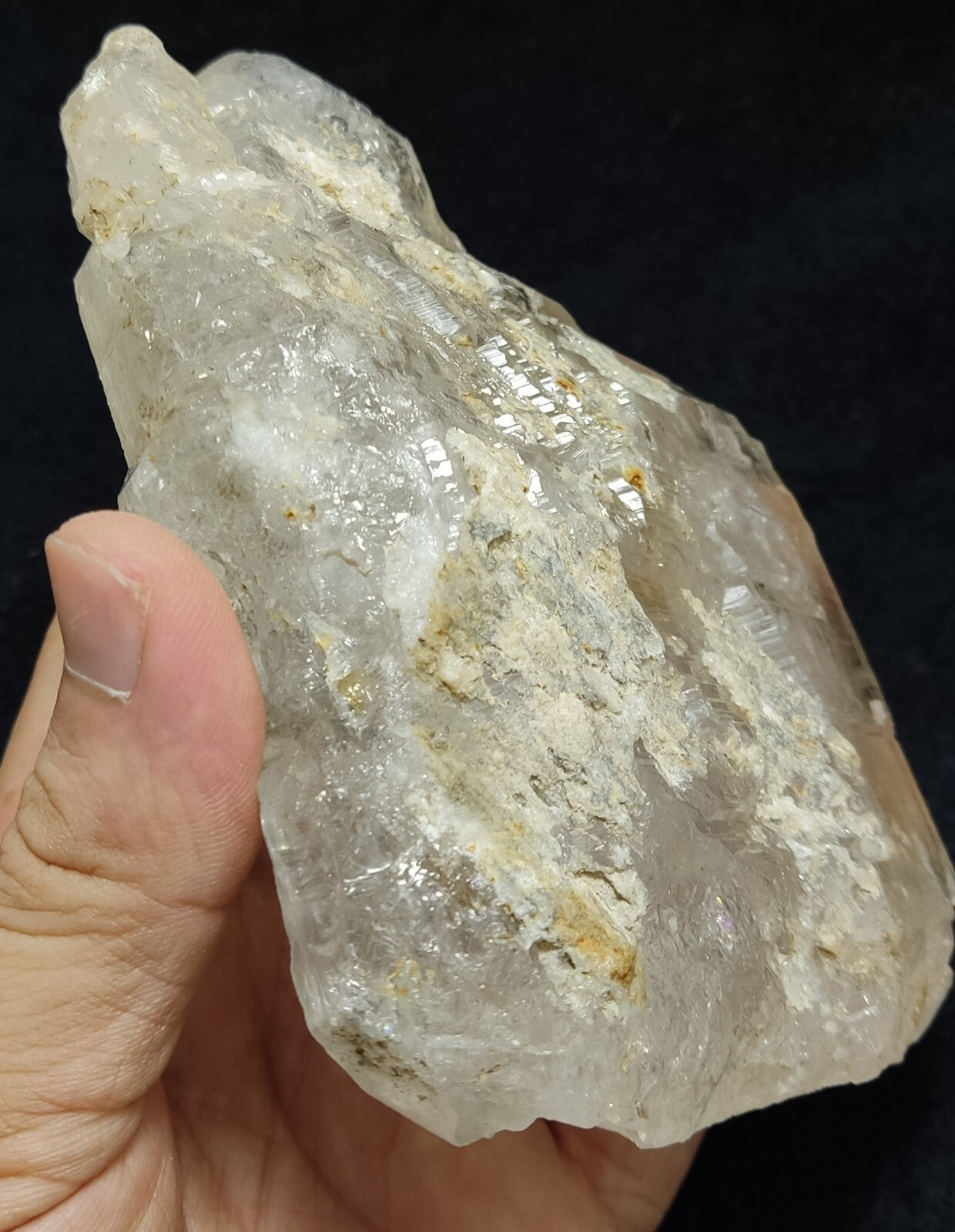 An Aesthetic terminated specimen of Quartz crystal 585 grams