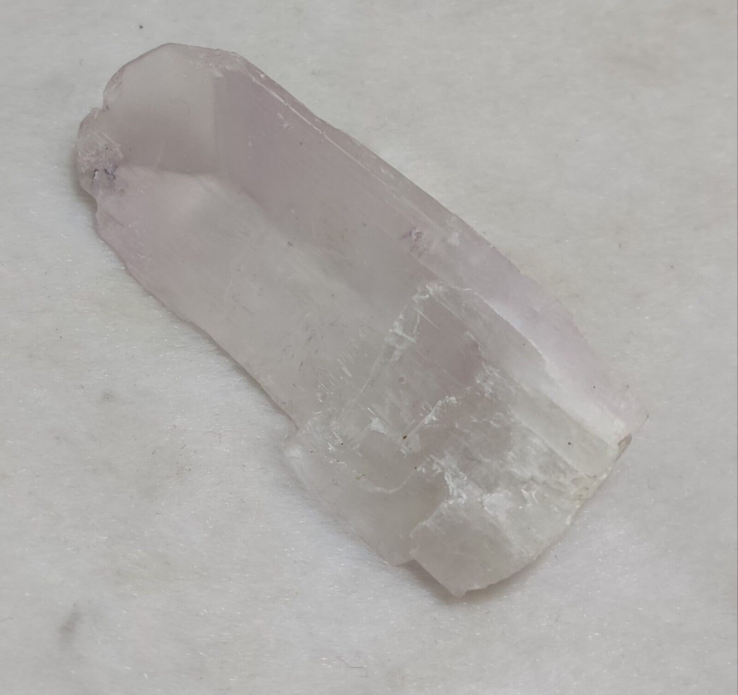 A very Aesthetic Natural spodumene kunzite triphane crystal 39 grams