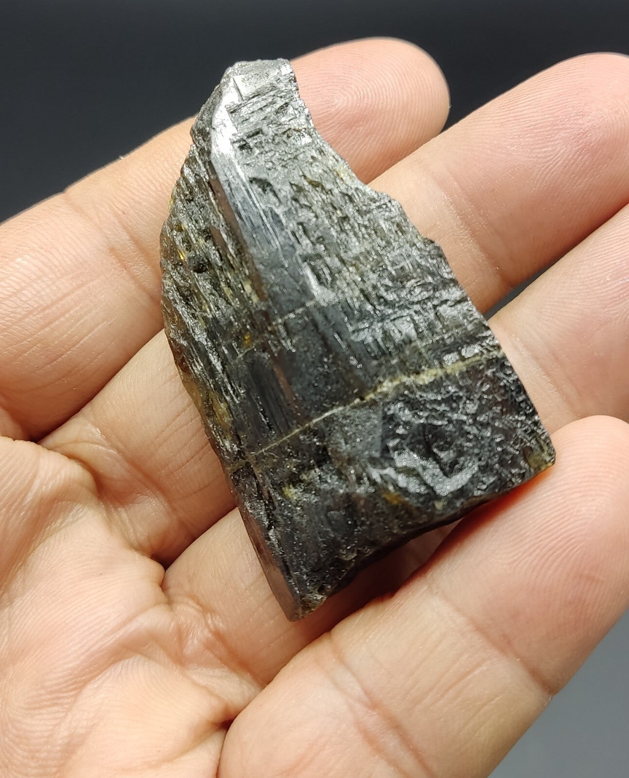 An aesthetic specimen of epidote crystal 38 grams