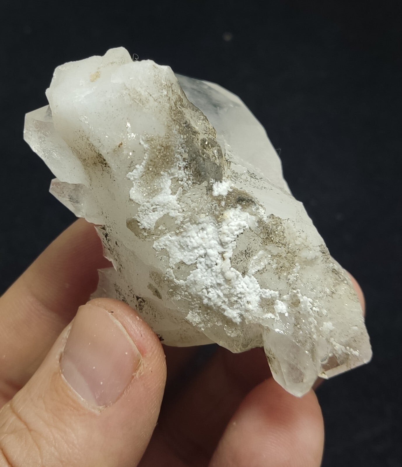 An Aesthetic terminated specimen of Quartz 104 grams