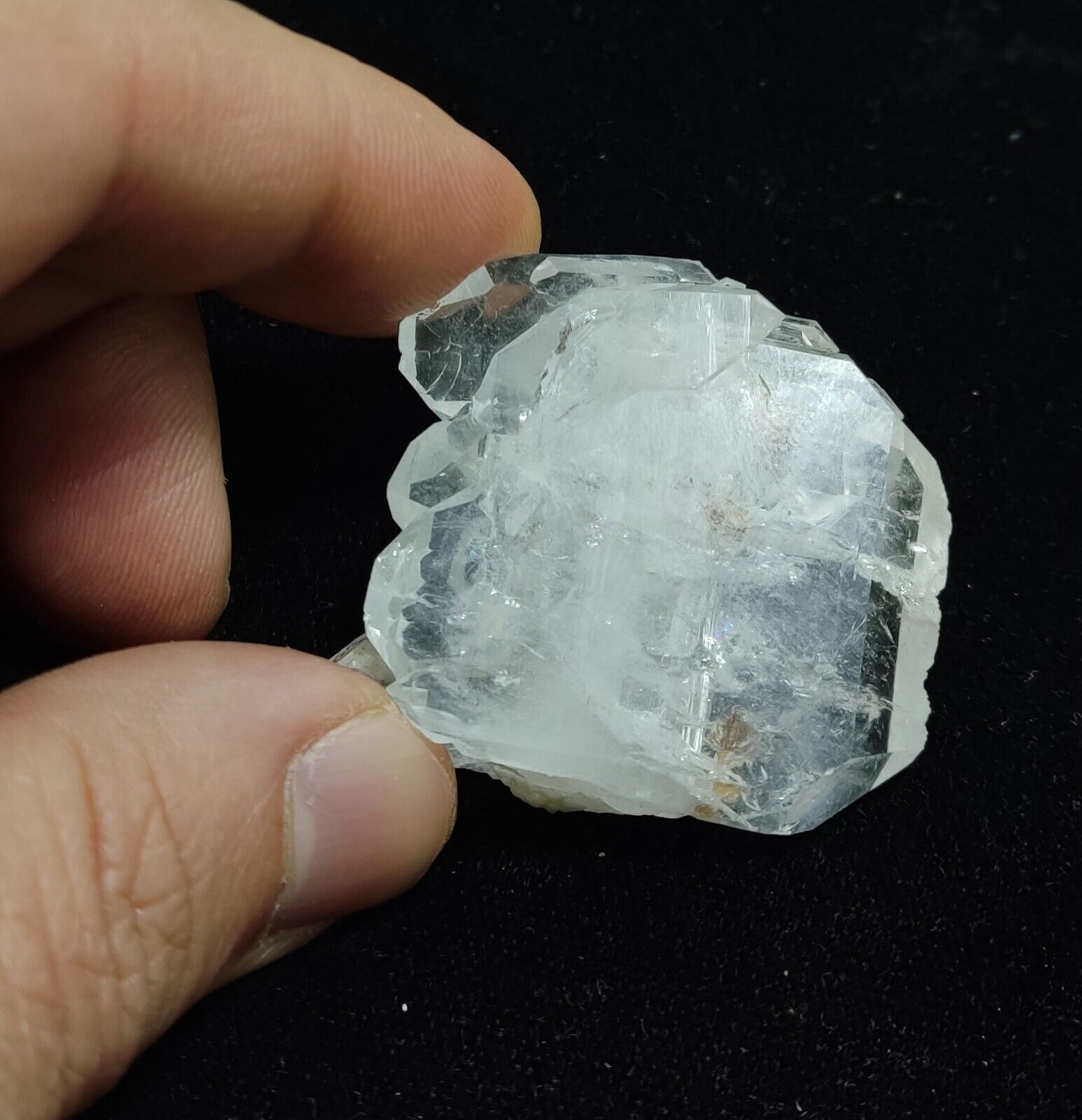 A very Aesthetic Natural beautifully terminated Faden Quartz crystal 38 grams