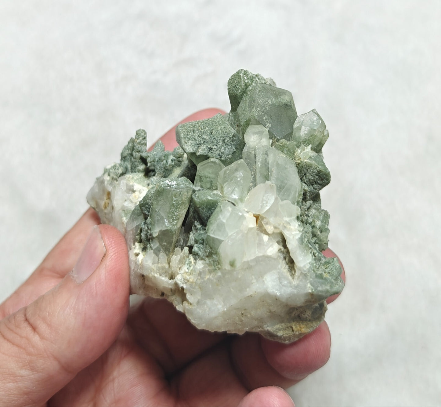 Natural beautifully terminated Chlorite Quartz crystals cluster 162 grams