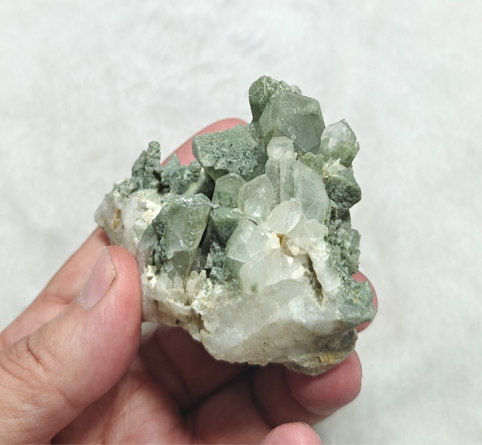 Natural beautifully terminated Chlorite Quartz crystals cluster 162 grams